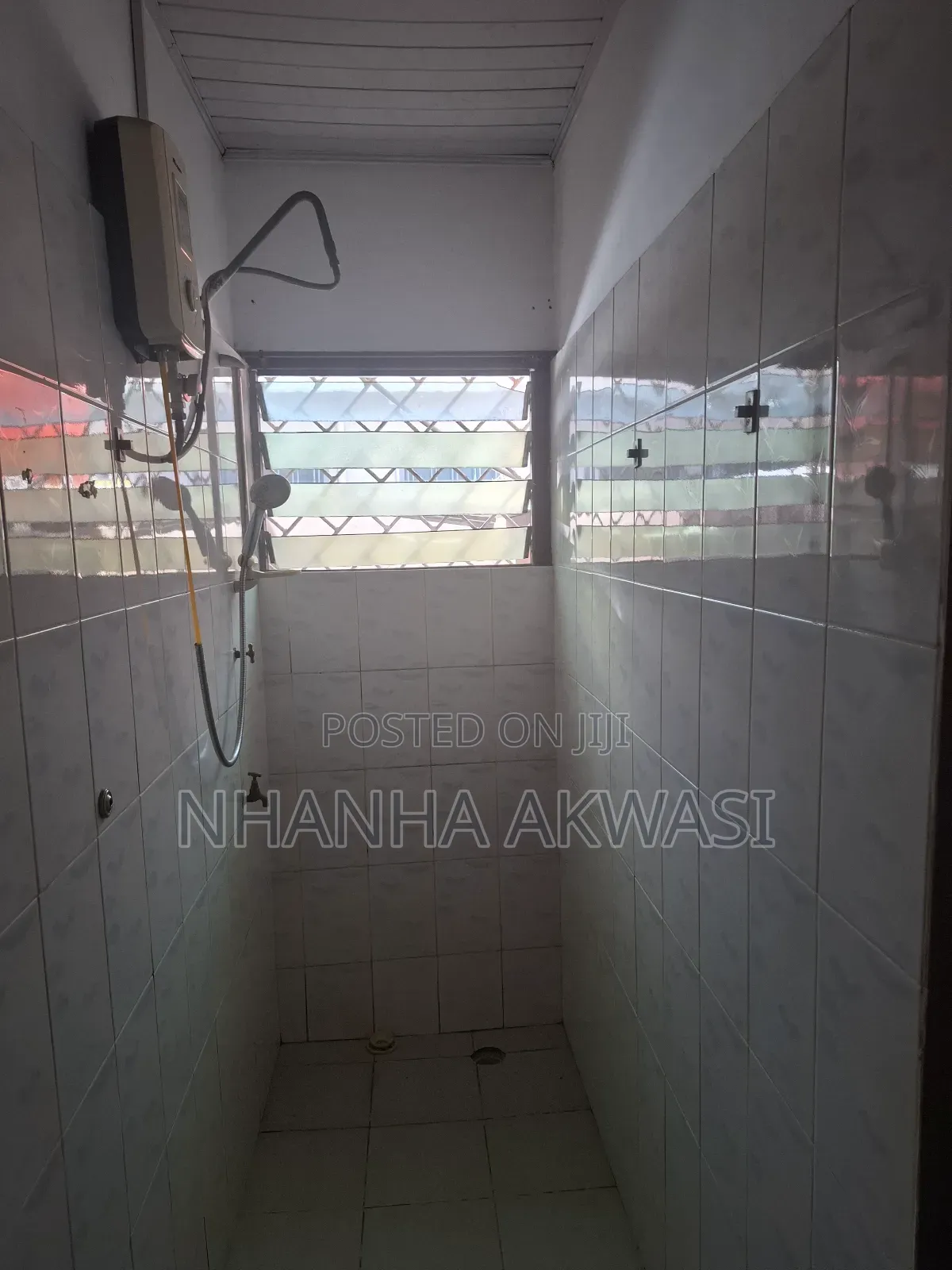 4bdrm House in Sakumono, Tema Metropolitan for rent