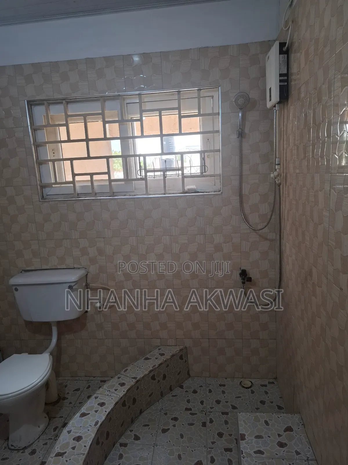 4bdrm House in Sakumono, Tema Metropolitan for rent