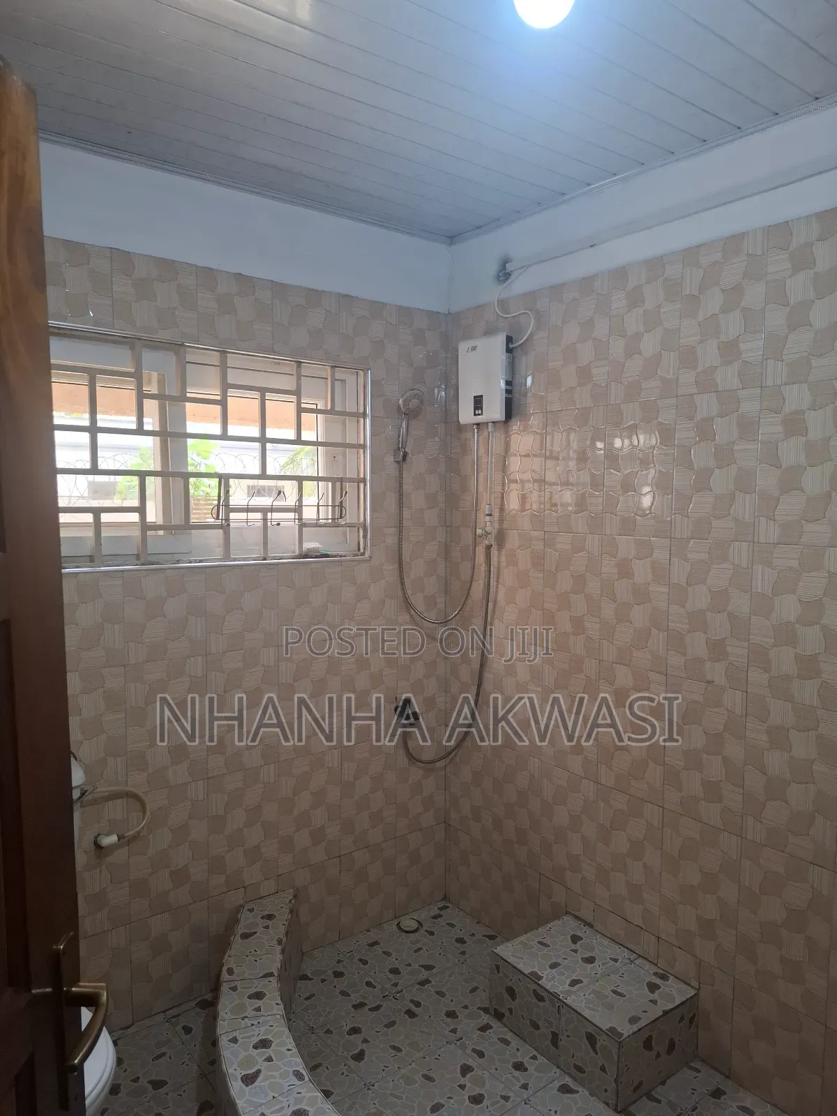 4bdrm House in Sakumono, Tema Metropolitan for rent