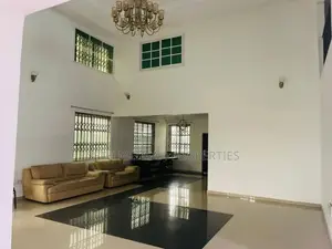 6bdrm House in Accra Metropolitan for sale