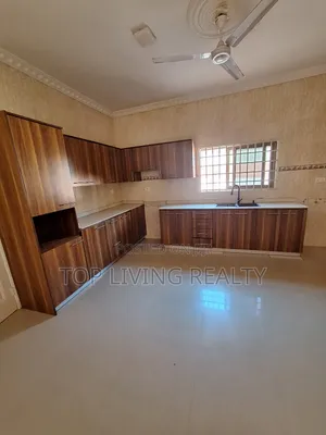 4bdrm Bungalow in Ashaley Botwe for rent