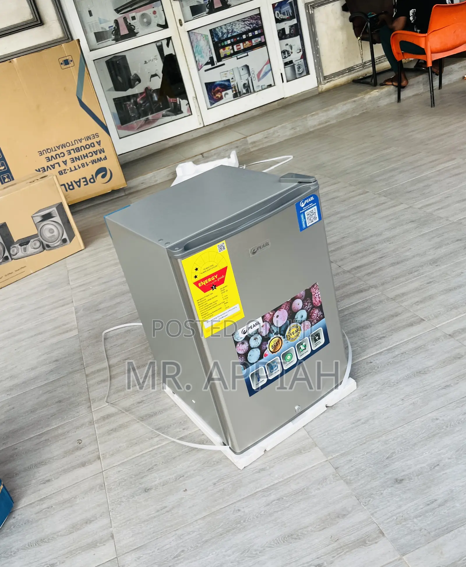 Classic Design Pearl Single Door Mini Refrigerator,Gray.