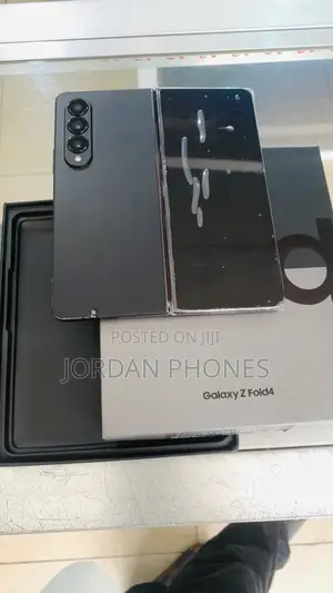 New Samsung Galaxy Z Fold4 256 GB Black