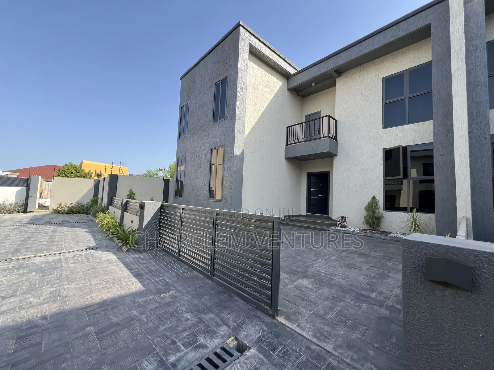 3bdrm Townhouse/Terrace in Charclem Ventures, Ashaley Botwe for sale