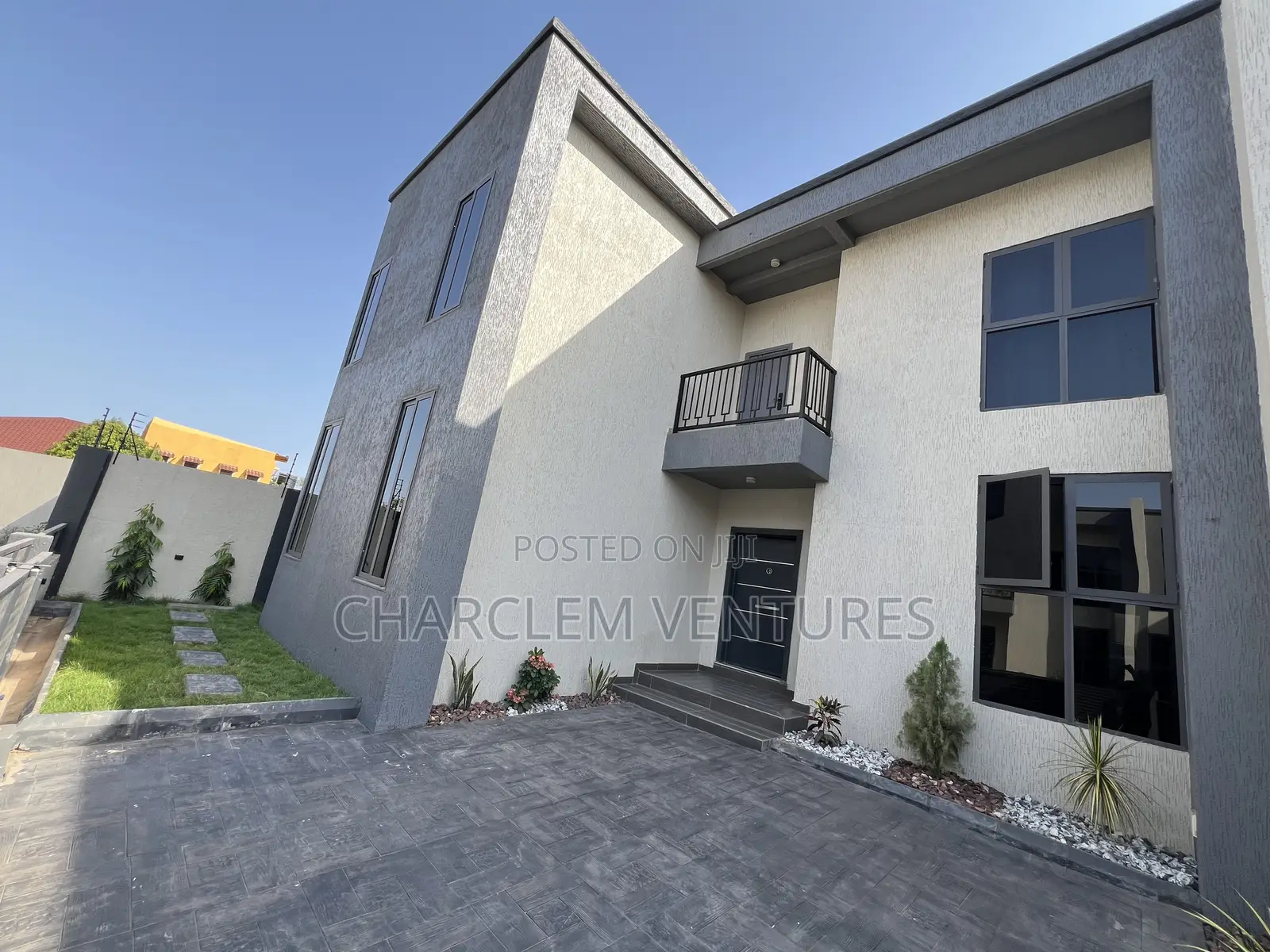 3bdrm Townhouse/Terrace in Charclem Ventures, Ashaley Botwe for sale
