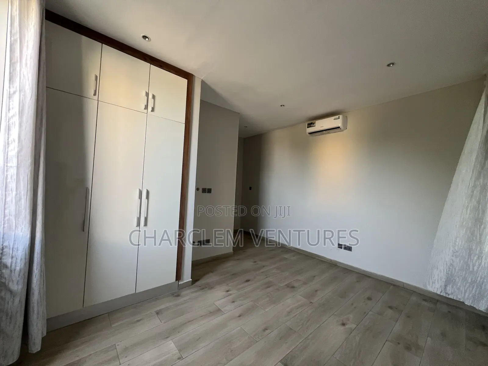 3bdrm Townhouse/Terrace in Charclem Ventures, Ashaley Botwe for sale