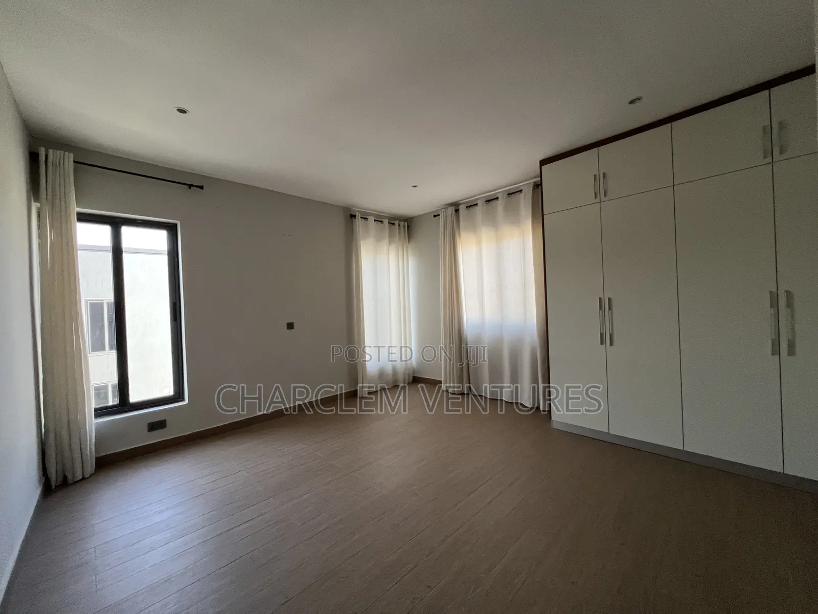 3bdrm Townhouse/Terrace in Charclem Ventures, Ashaley Botwe for sale