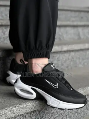 Nike Air Max Portal Trainers Black N White
