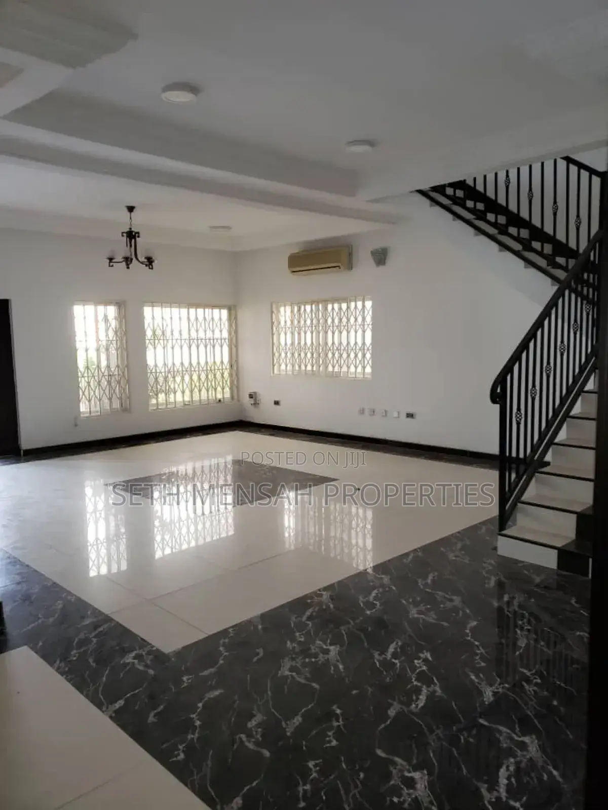 4bdrm Townhouse / Terrace in Cantonments for rent
