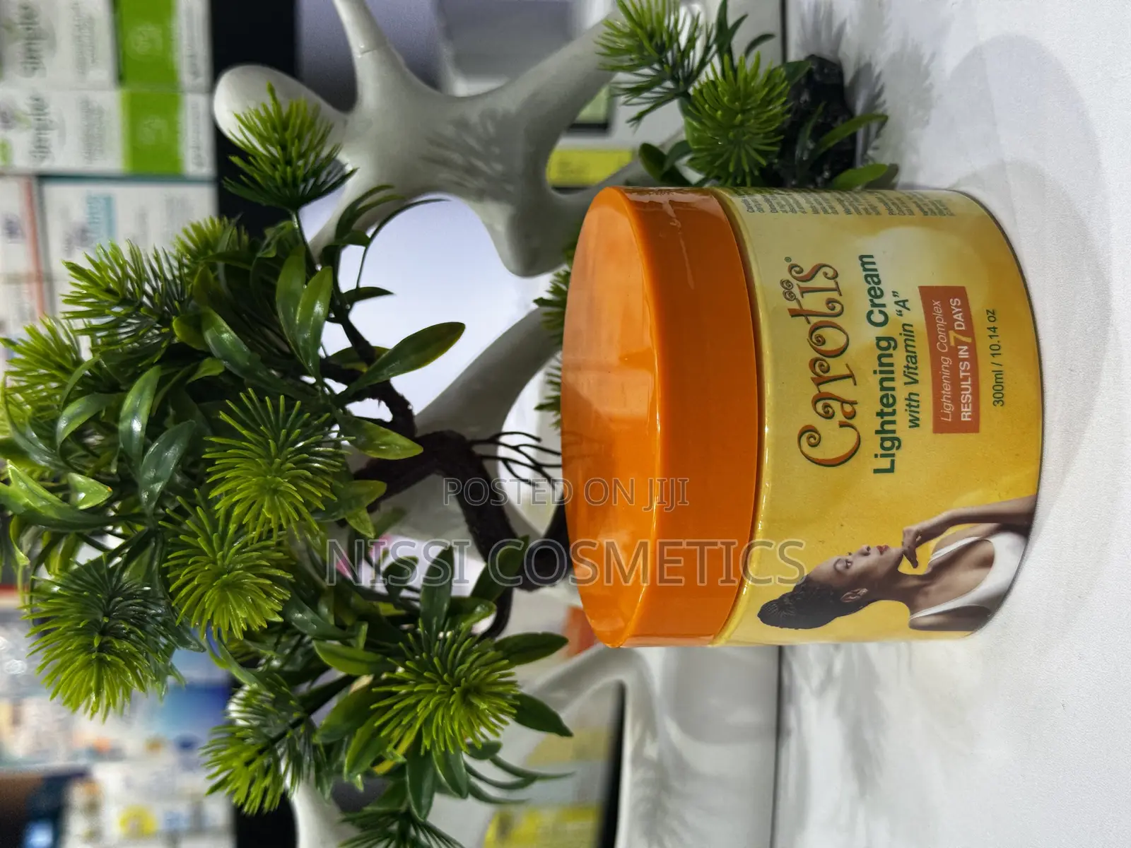 Carotis Lightening Cream With Vitamin
