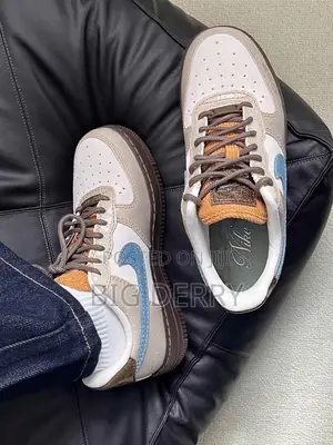 Nike Airforce 1 Low Love and Peace