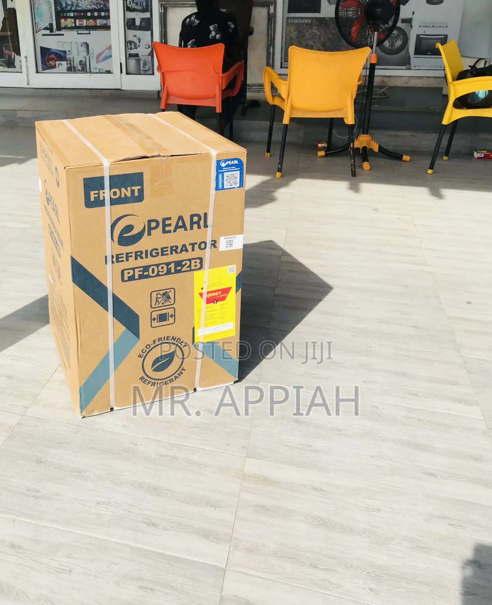 Premium Design Pearl Single Door Table Top Fridge.