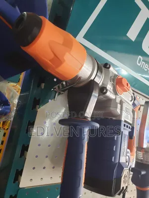Wadfow 1600w Rotary Hammer (With Drill Bits and Chisel Bits)