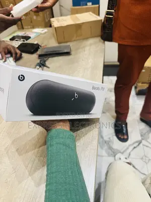 Amplify Listening Modes Beats Pill Speaker