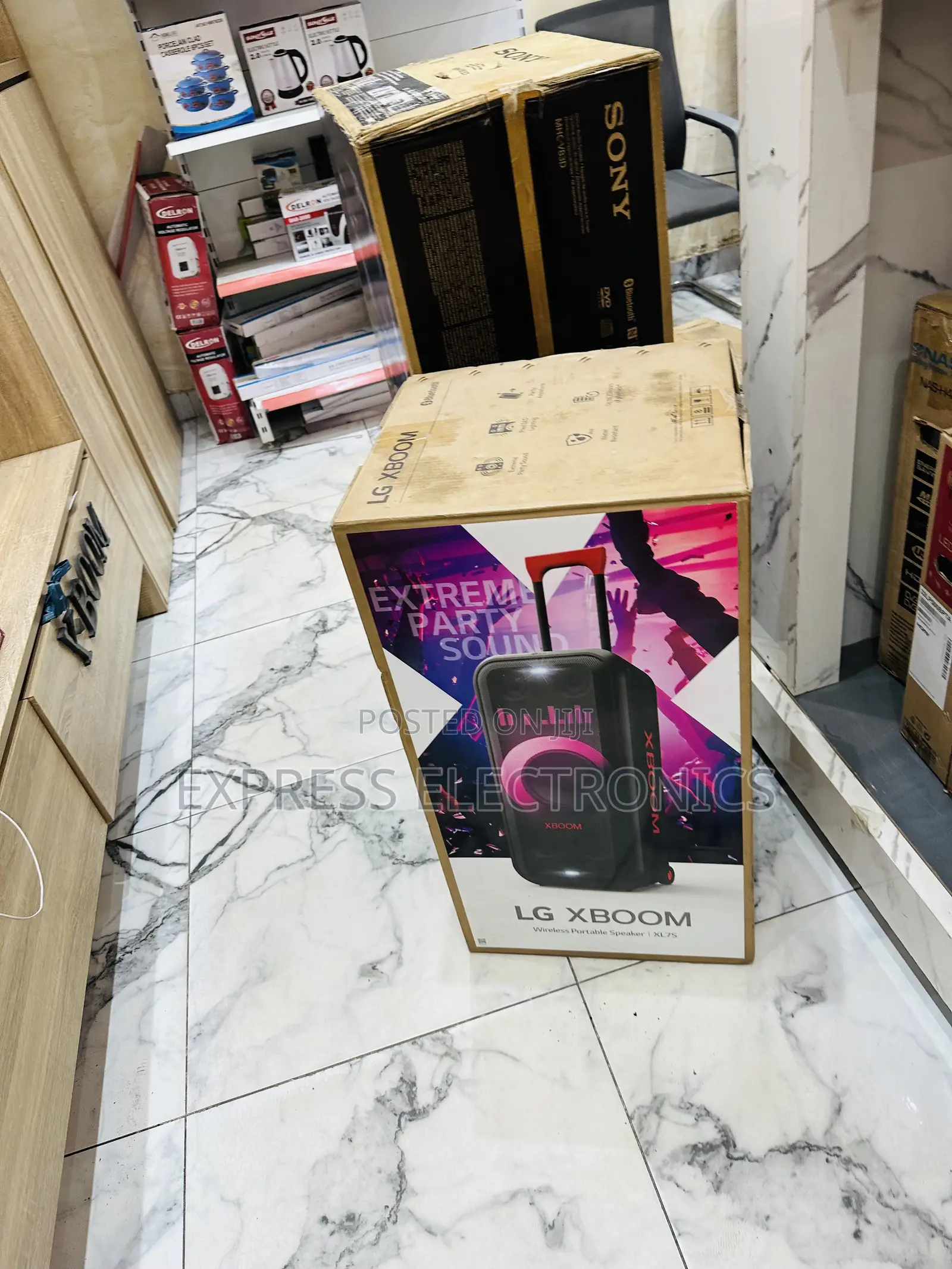 Mic Guitar in Lg Xl75 Bluetooth Speaker