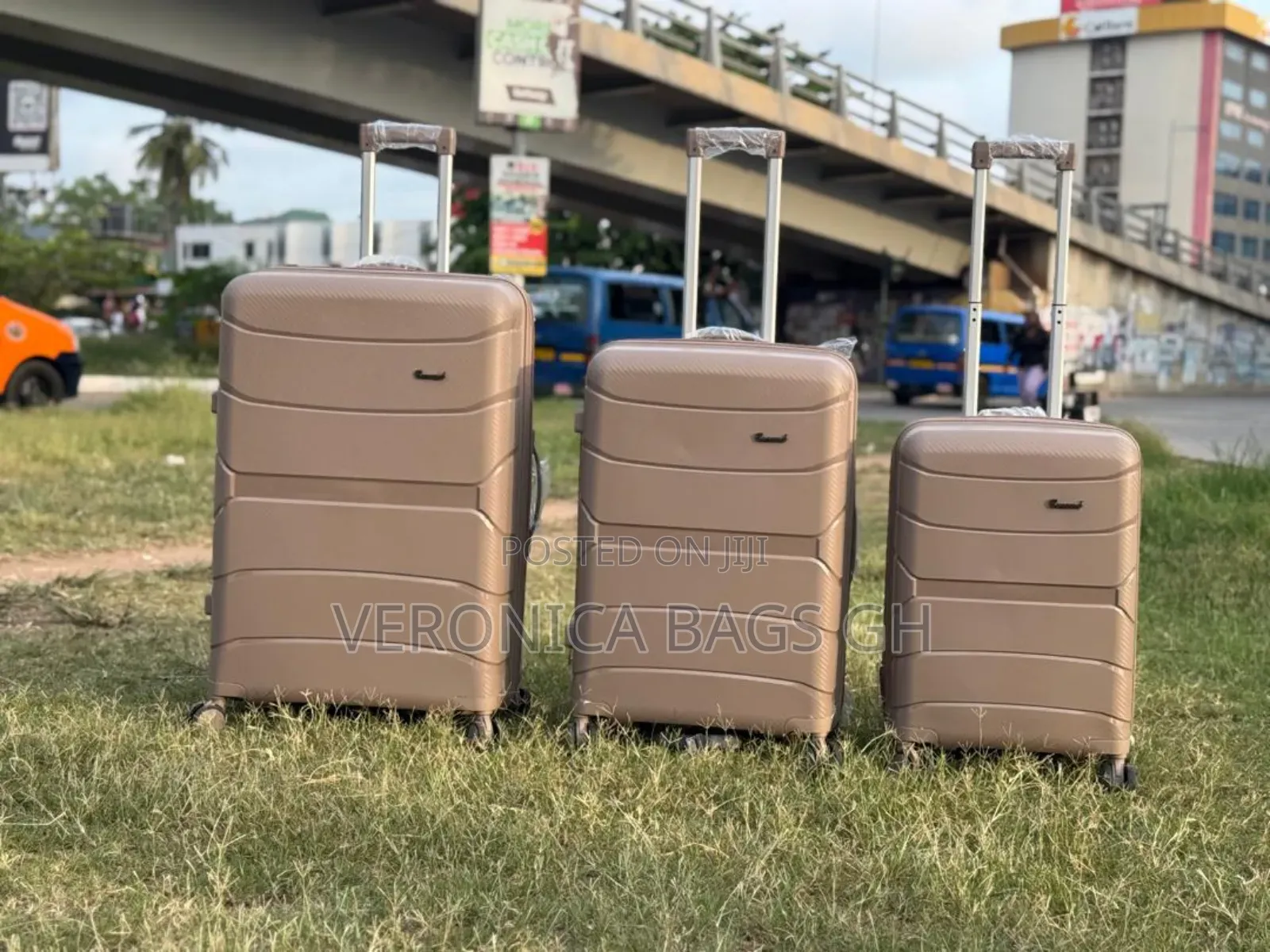 Unbreakable Travelling Luggage