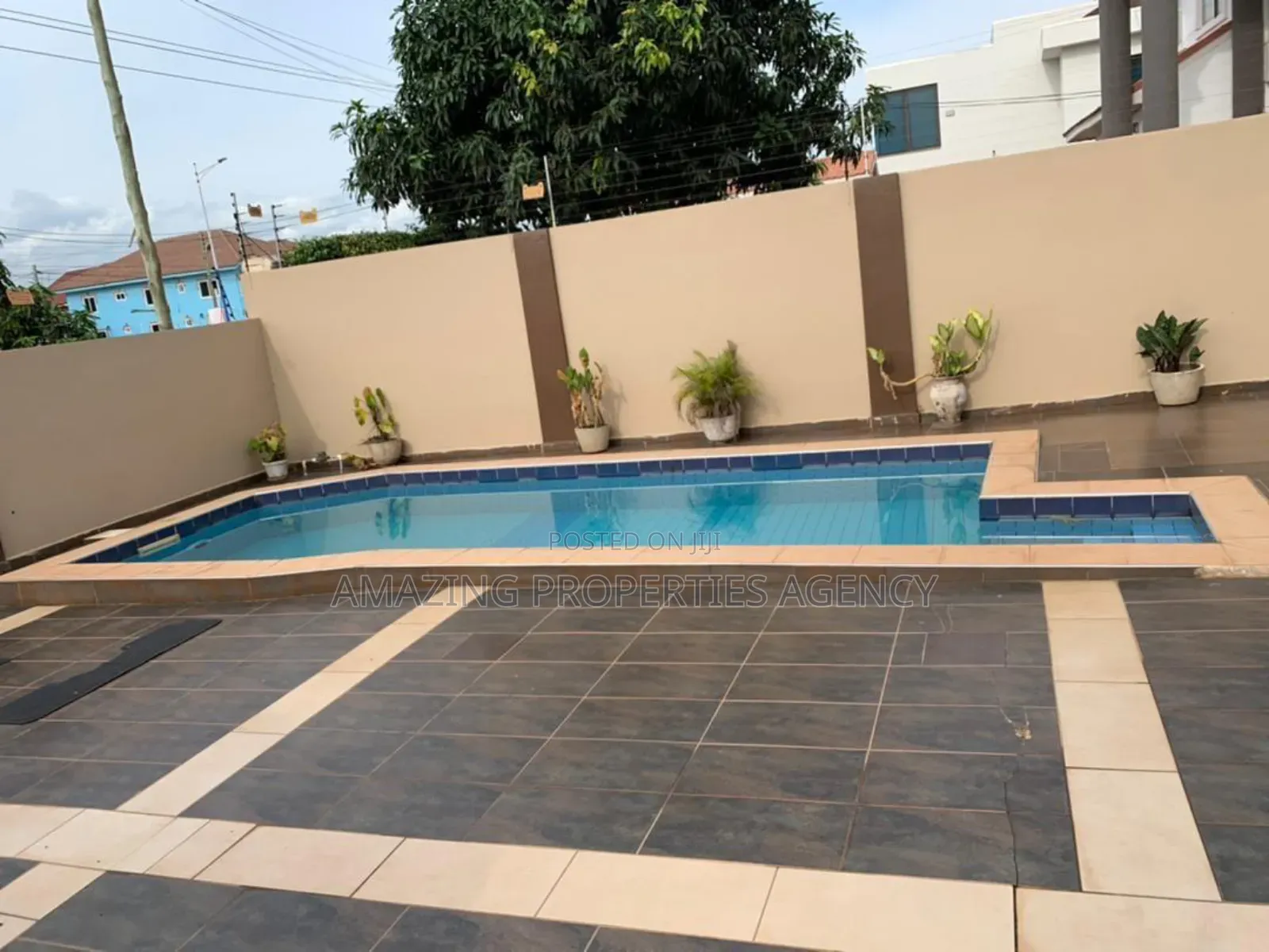 5bdrm House in Adjiriganor for sale