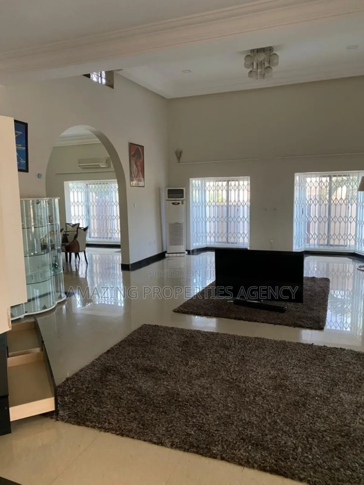 5bdrm House in Adjiriganor for sale
