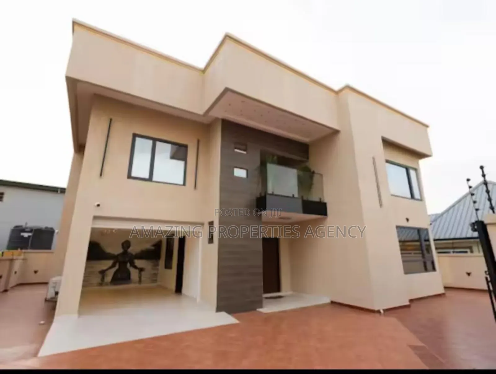 5bdrm House in Adjiriganor for sale
