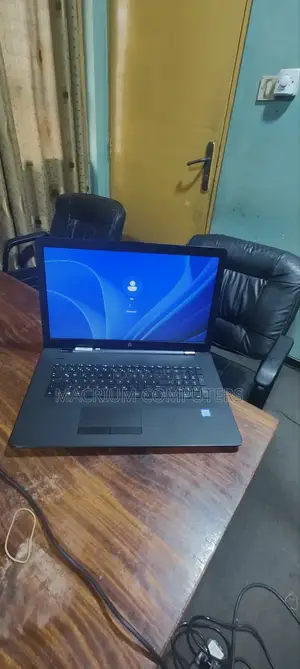 Laptop HP Pavilion 17 8GB Intel Core i5 SSD 256GB