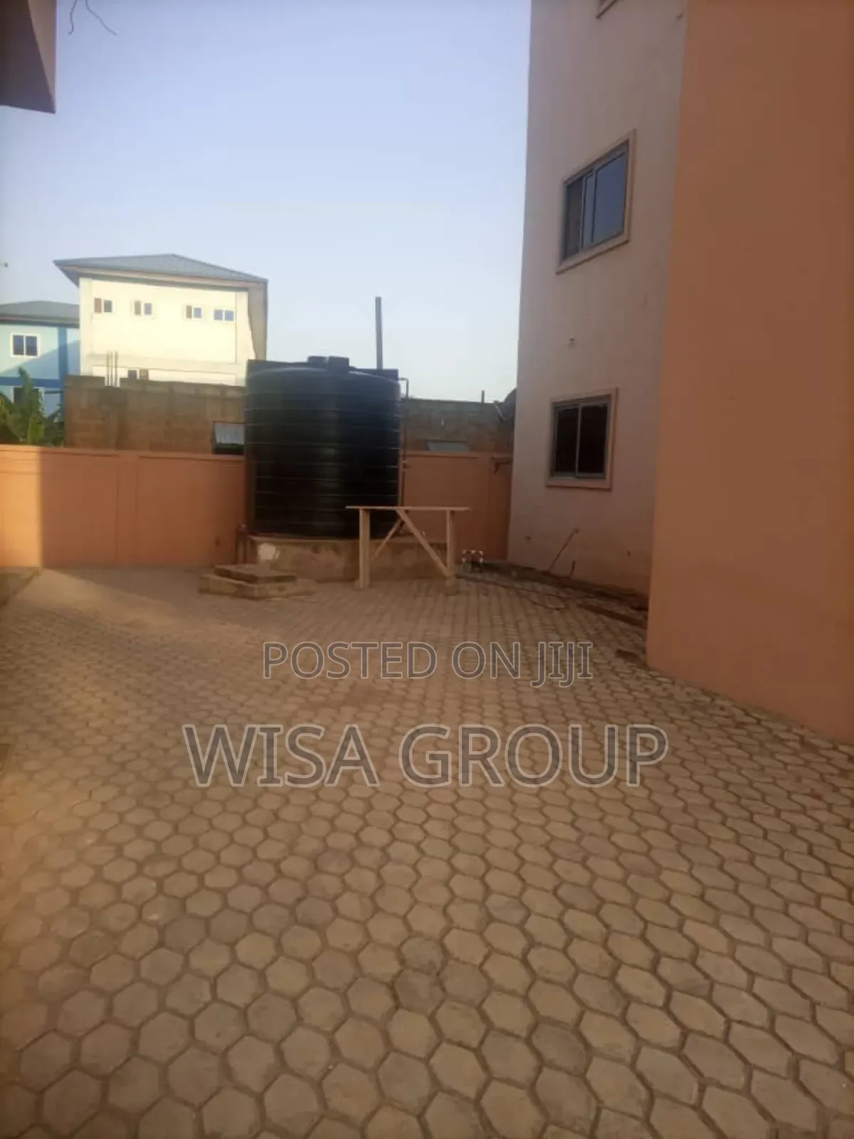 20bdrm Apartment in Wisa Group, Pokuase for sale