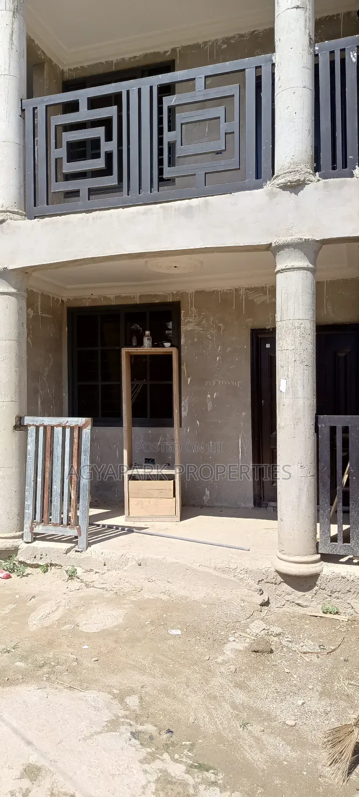 Apartment In Amasaman Three, Ga West Municipal For Sale
