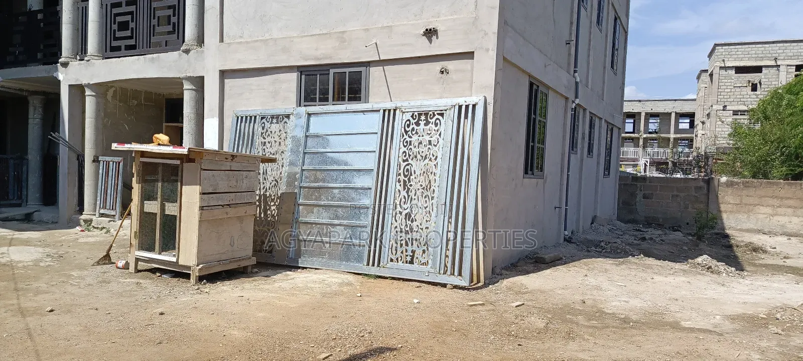 Apartment In Amasaman Three, Ga West Municipal For Sale
