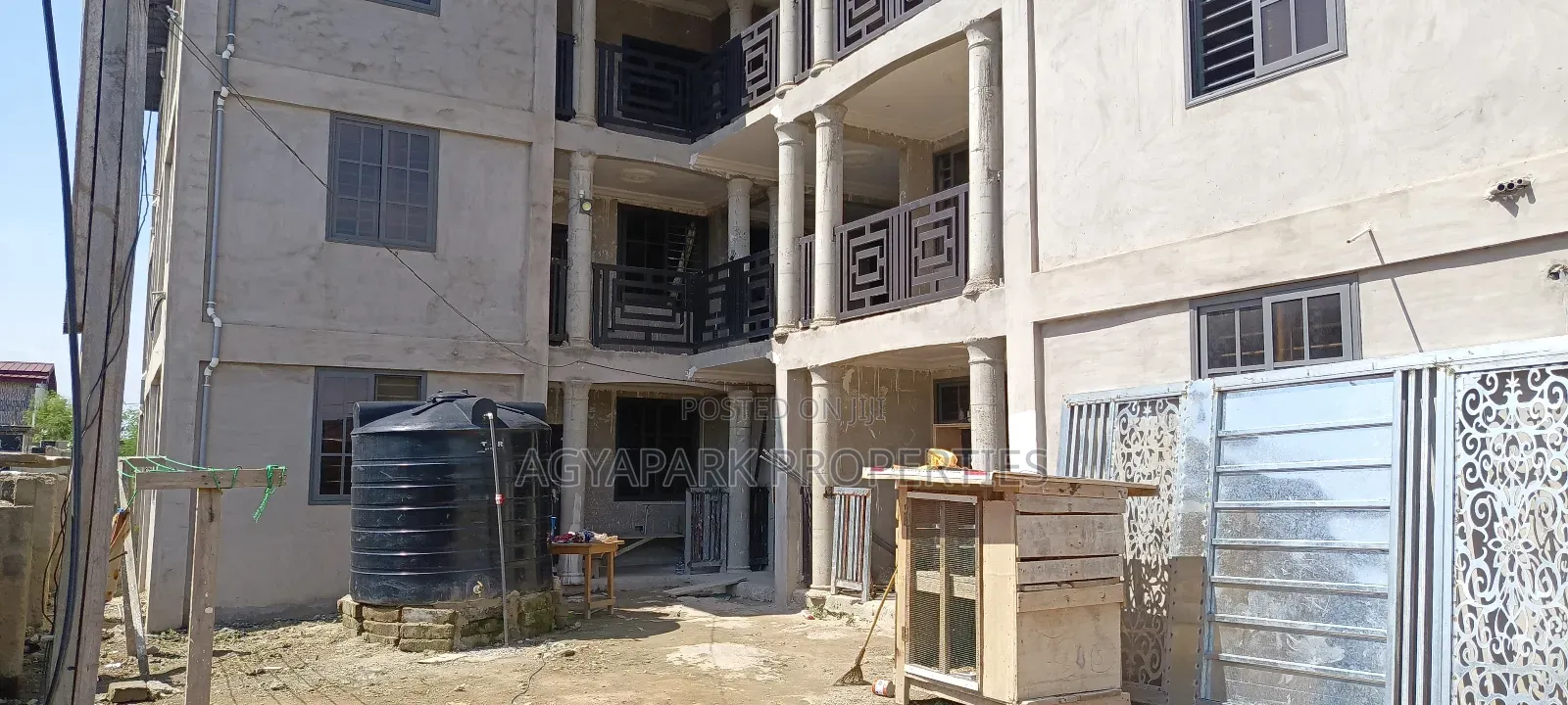 Apartment In Amasaman Three, Ga West Municipal For Sale