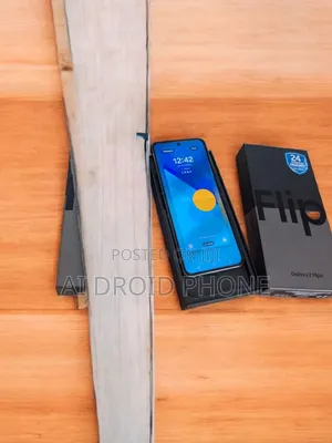 New Samsung Galaxy Z Flip4 256 GB Black