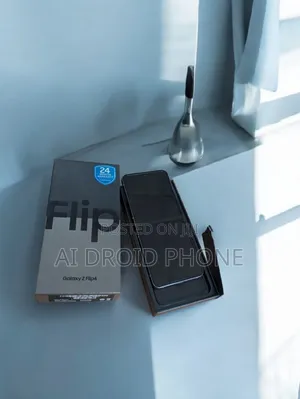 New Samsung Galaxy Z Flip4 256 GB Silver