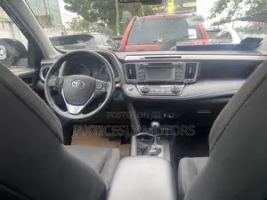 Toyota RAV4 XLE 4dr SUV (2.5L 4cyl 6A) 2018 Black