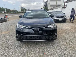 Toyota RAV4 XLE 4dr SUV (2.5L 4cyl 6A) 2018 Black