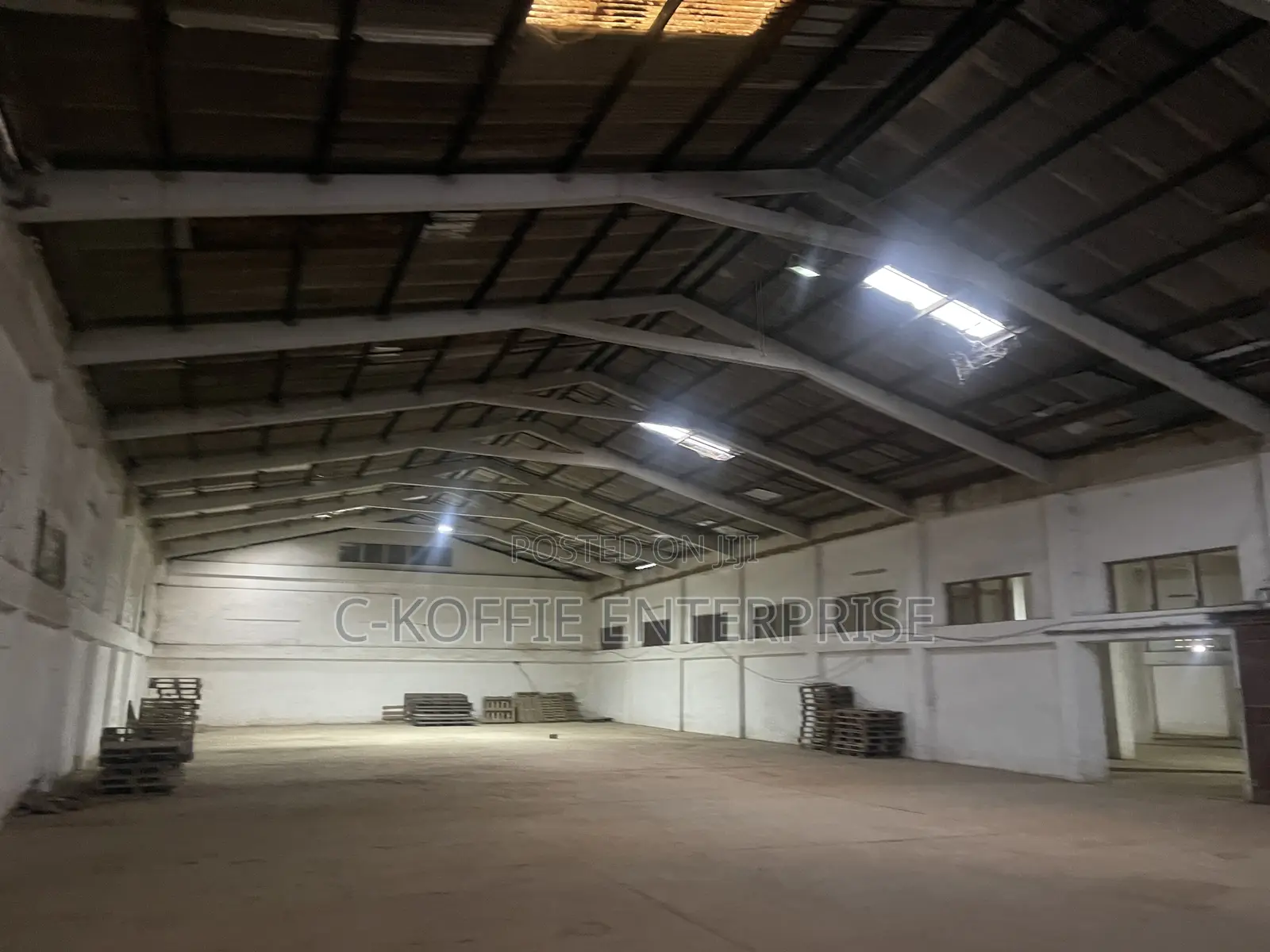 1500 SQM Warehouse at Labone 4 Rent