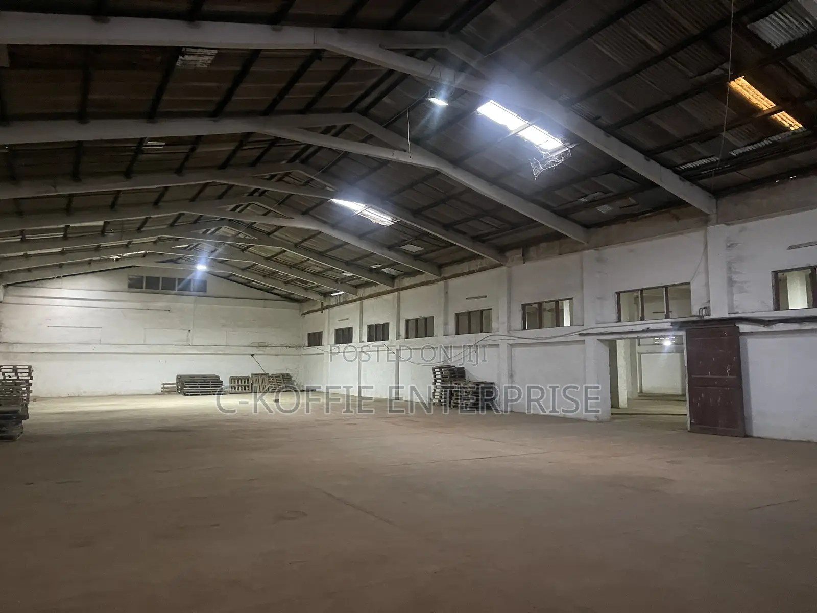 1500 SQM Warehouse at Labone 4 Rent