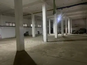 800 SQM Warehouse Located at Labonne for Rent