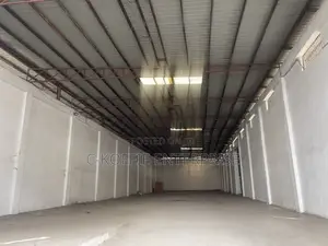 650 SQM at North Kaneshie Industrial Area + Offices 4 Rent