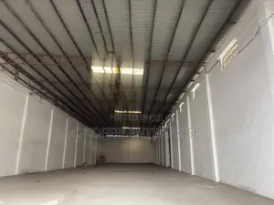 650 SQM at North Kaneshie Industrial Area + Offices 4 Rent