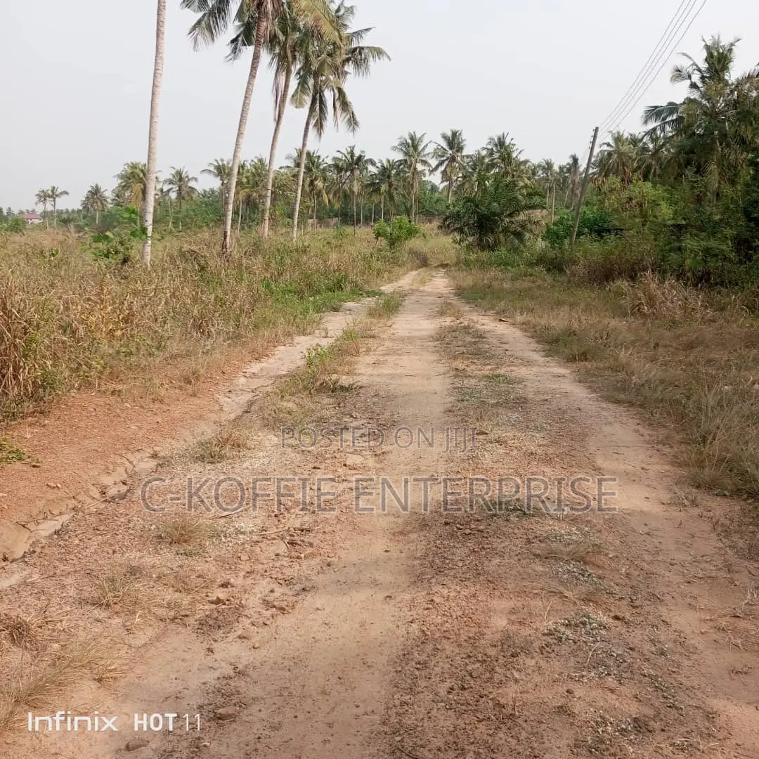 5 Acers Land at Tema Motoway for Sale