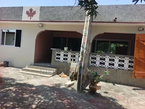 4bdrm Apartment in Dorns Properties, New Town for rent