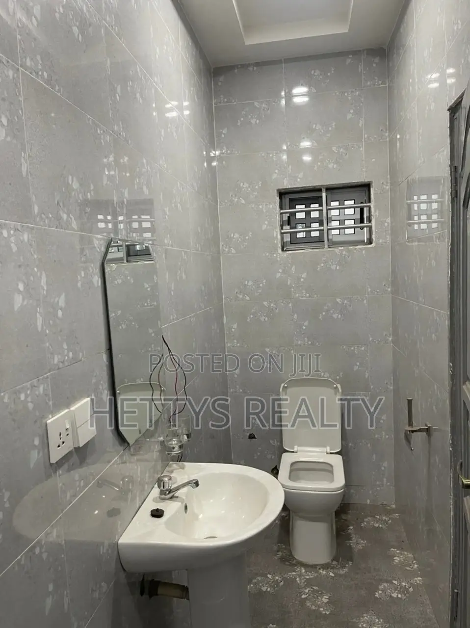 4bdrm House in Adenta for rent
