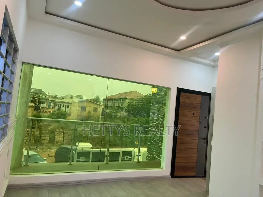 4bdrm House in Adenta for rent