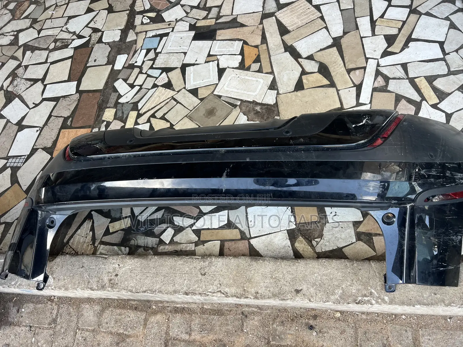 Range Rover Velar 18-19 Back Bumper Complete
