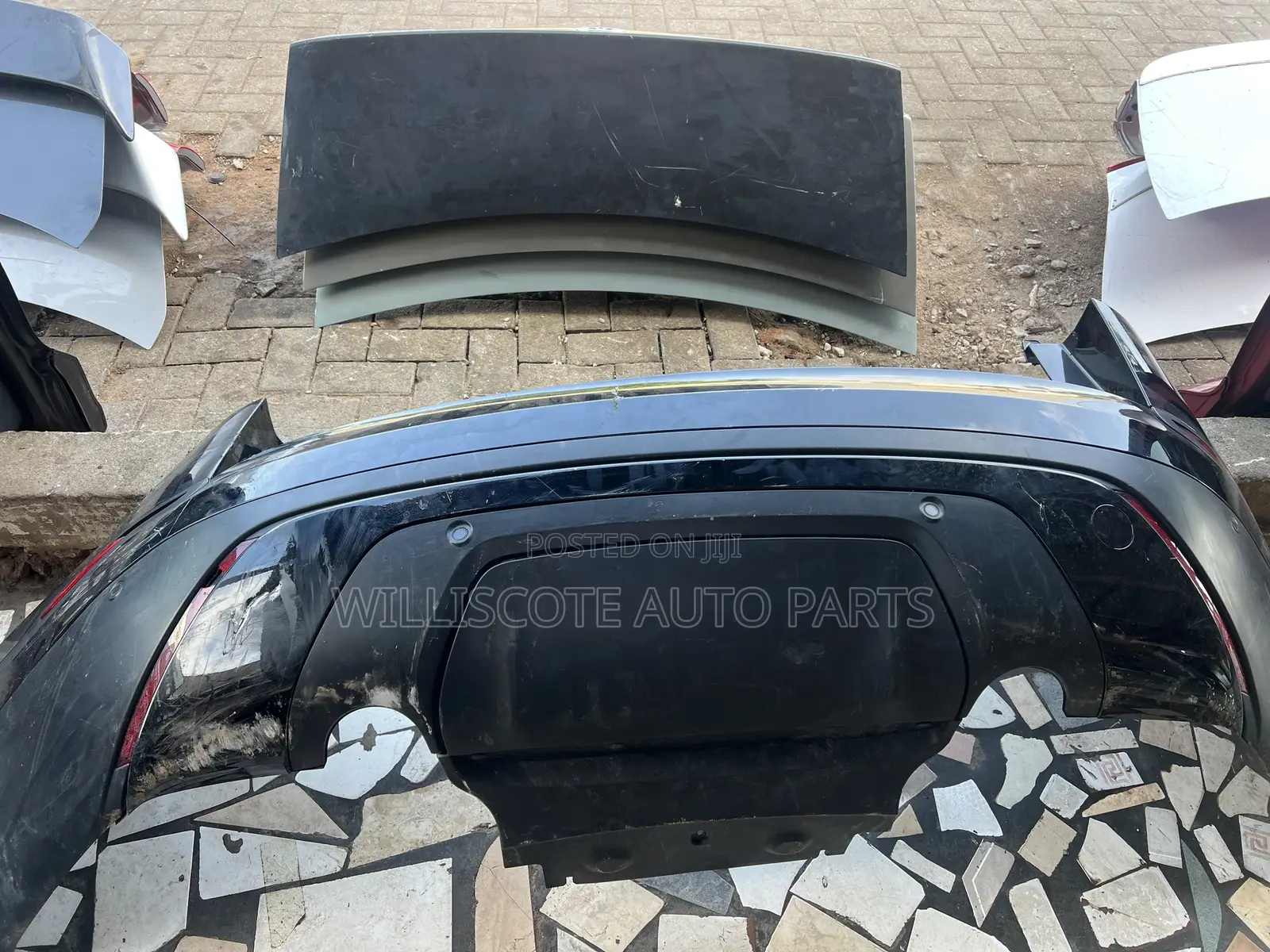 Range Rover Velar 18-19 Back Bumper Complete
