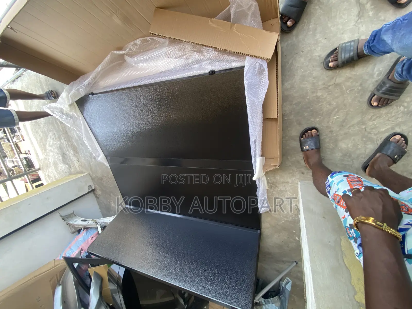 Nisan Navara Hardbody Trifold Truck Bed Cover