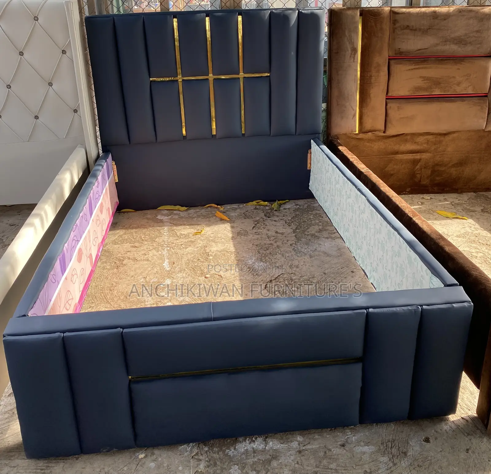 Crosssd Designed Bed (Cash on Delivery)