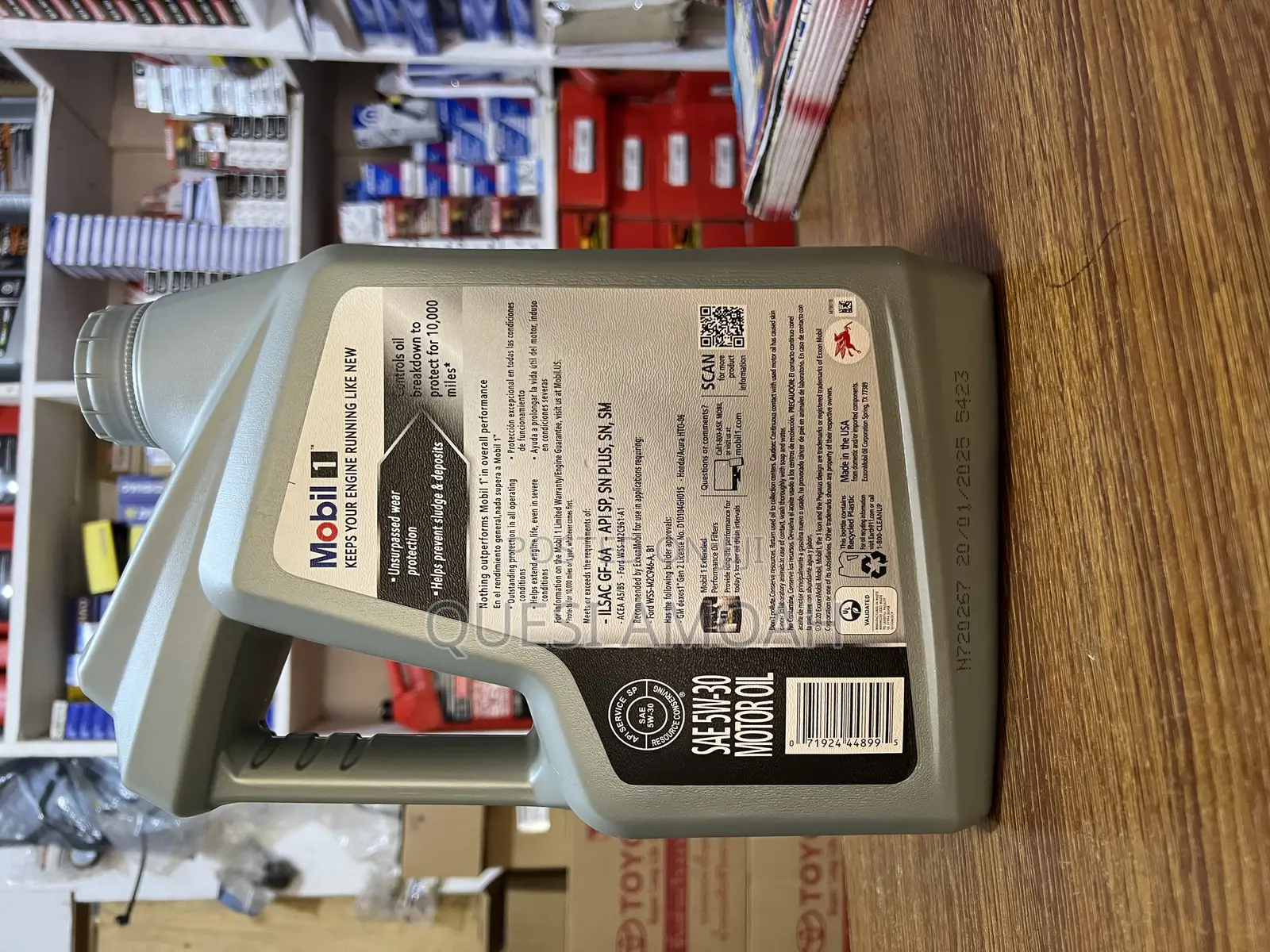 Original Mobil1 Engine Oil 5w-30.