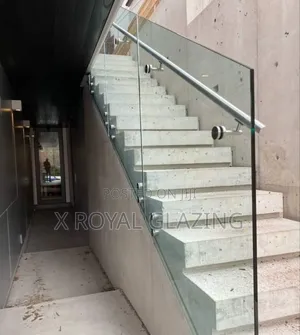 Frameless Staircase Glass