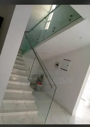 Frameless Staircase Glass