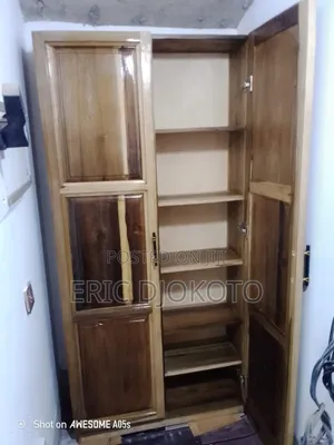 Manzonia Cabinet