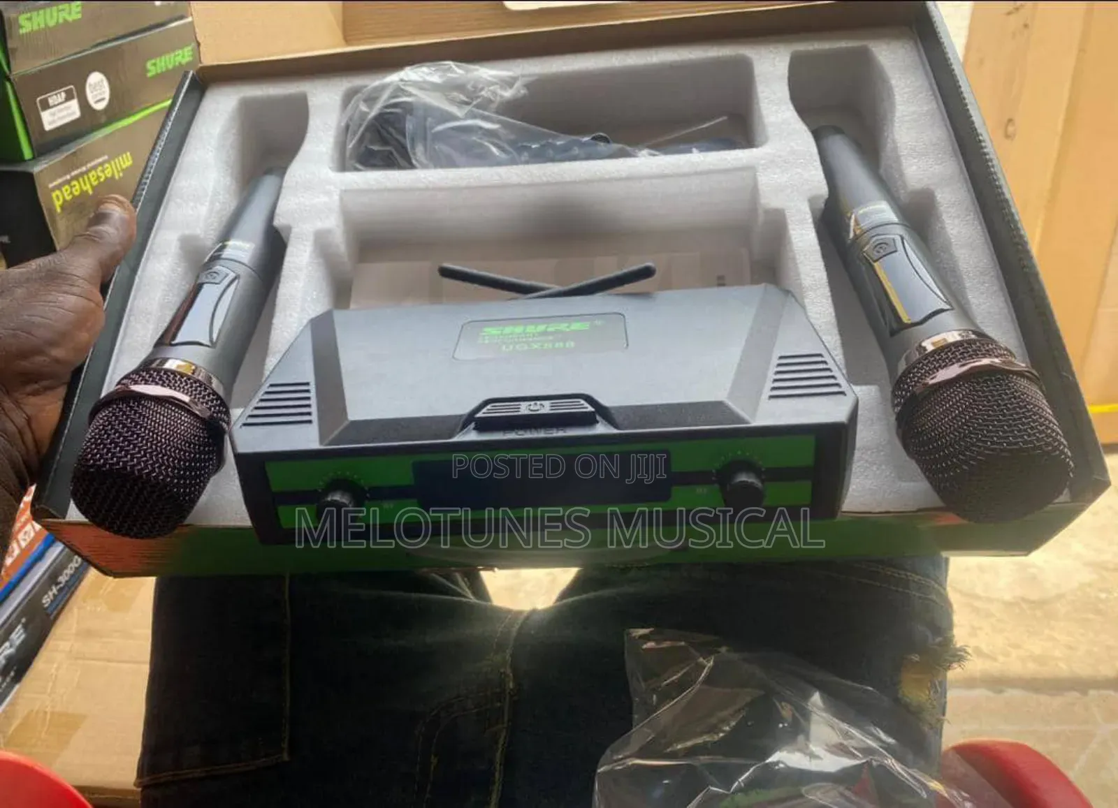 Shure Ugx888 Professional Wireless Microphone